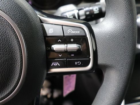 Used 2023 Kia Sorento LX FWD image 31