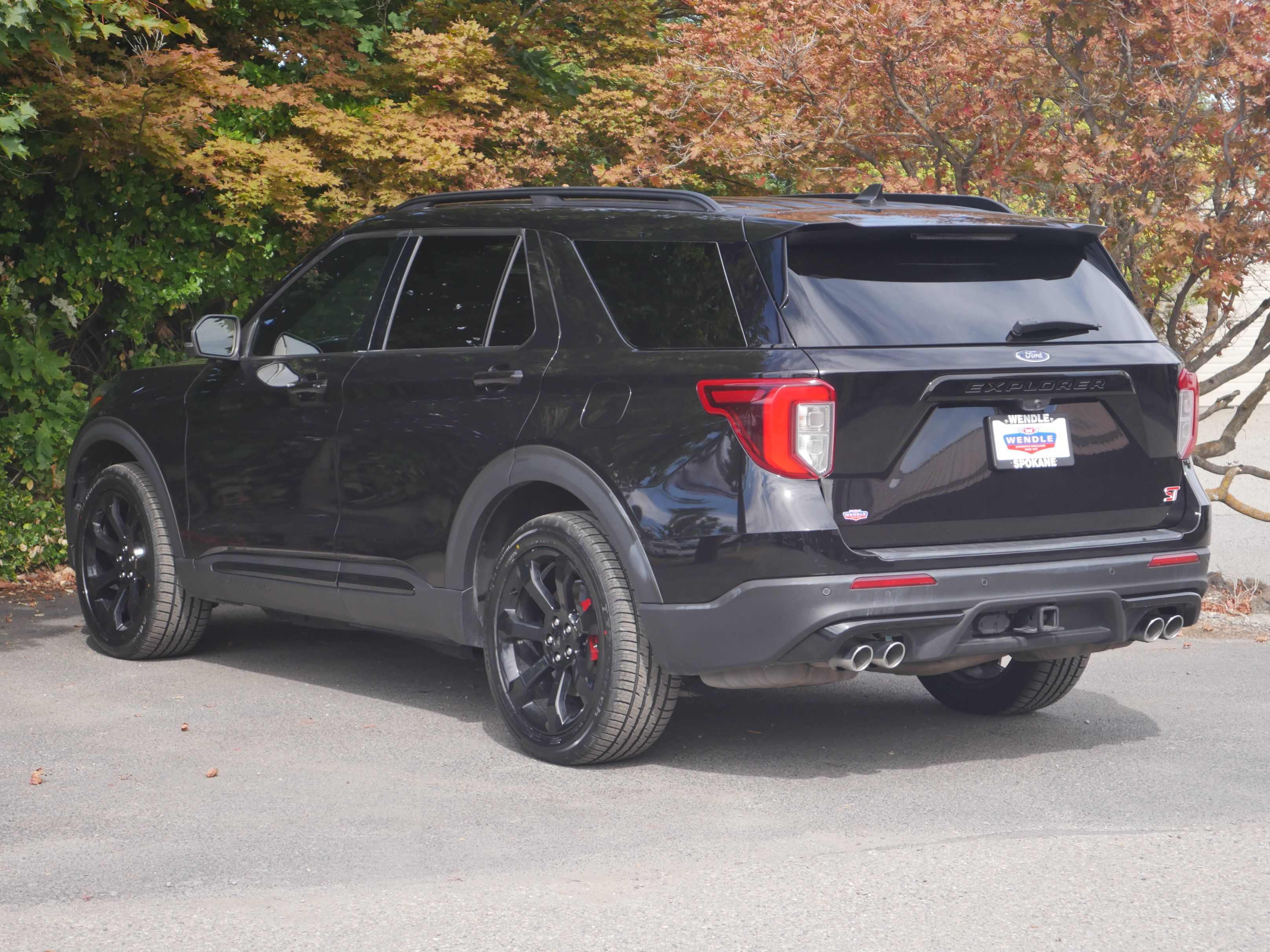 Certified 2023 Ford Explorer ST w/ Technology Package AWD/4WD image 11
