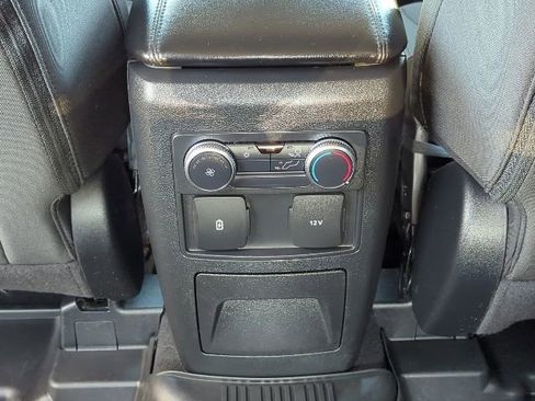 Used 2022 Ford Explorer XLT image 16