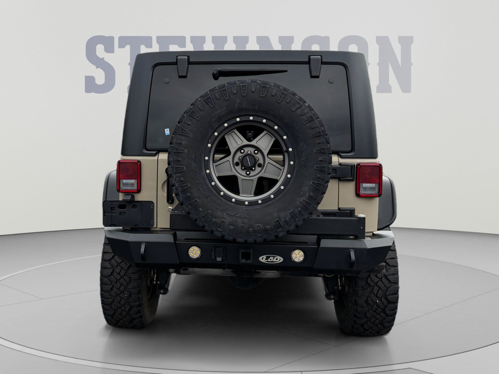 Used 2016 Jeep Wrangler Unlimited Rubicon w/ Connectivity Group AWD/4WD image 4