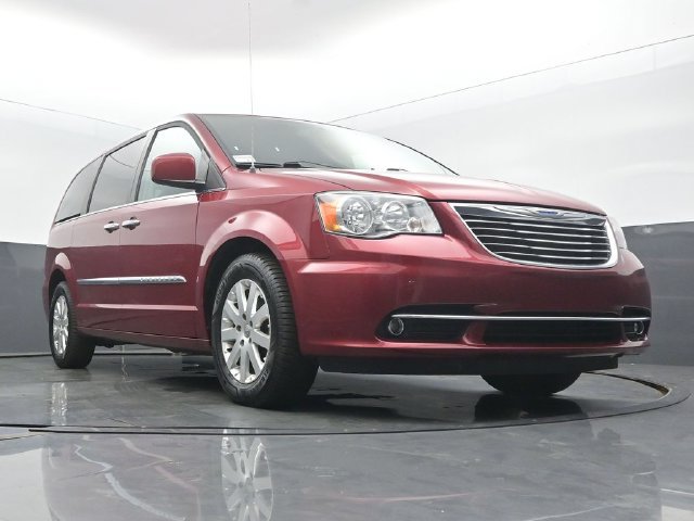 Used 2016 Chrysler Town & Country Touring w/ Driver Convenience Group FWD image 51