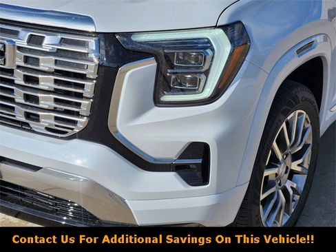 New 2026 GMC Terrain Denali w/ LPO, Black Badging Package image 6