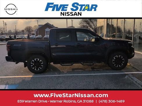 Used 2022 Nissan Frontier PRO-4X w/ Technology Package AWD/4WD image 16