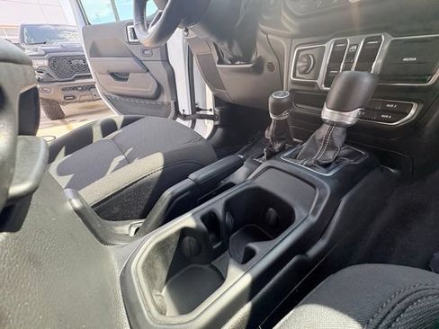 Used 2023 Jeep Wrangler Unlimited Sahara w/ Cold Weather Group AWD/4WD image 29