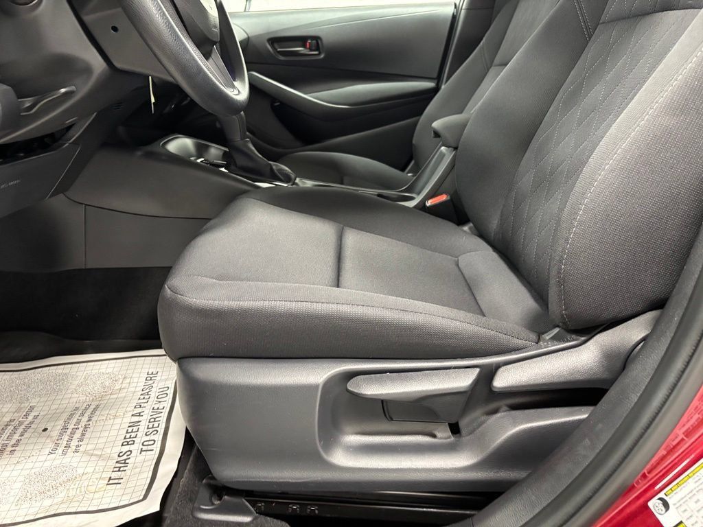 Used 2026 Toyota Corolla LE FWD image 11