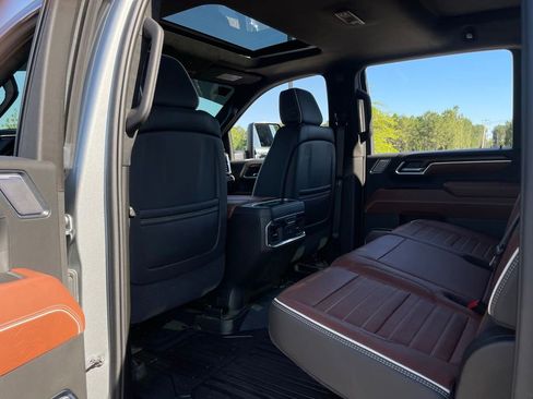 Used 2025 GMC Sierra 2500 Denali Ultimate AWD/4WD image 36