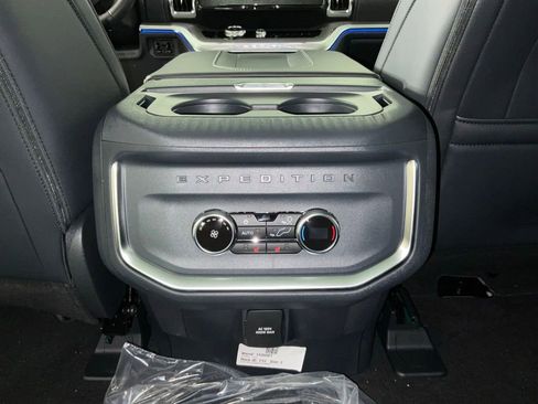 New 2026 Ford Expedition Max Platinum w/ Driver's Package AWD/4WD image 18