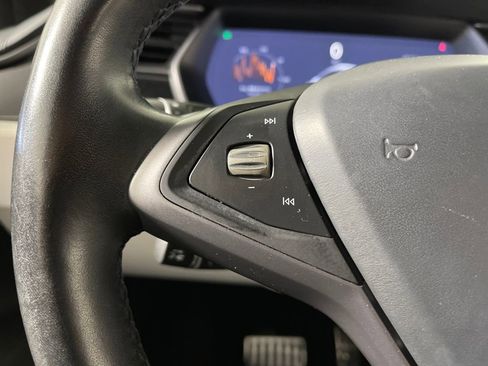 Used 2018 Tesla Model X 100D image 28