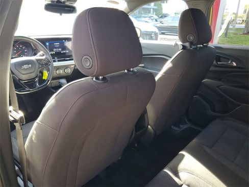 Used 2024 Chevrolet Trax RS w/ Driver Confidence Package image 11