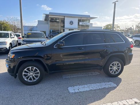 Used 2021 Jeep Grand Cherokee Laredo image 16