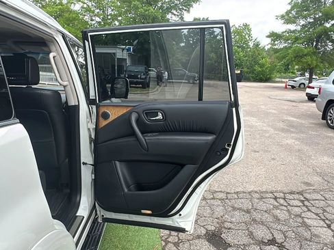 Used 2014 INFINITI QX80 4WD image 23