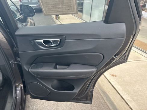 Certified 2025 Volvo XC60 B5 Plus image 12