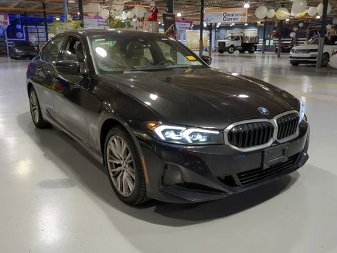 Certified 2023 BMW 330i xDrive Sedan w/ Convenience Package AWD/4WD image 5
