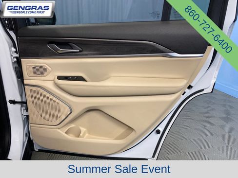 Used 2024 Jeep Grand Cherokee L Limited AWD/4WD image 44