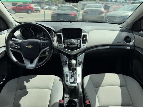 Used 2014 Chevrolet Cruze LT FWD image 12