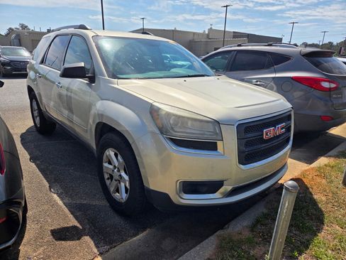 Used 2015 GMC Acadia SLE image 1