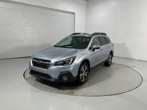 Used 2019 Subaru Outback 3.6R Limited AWD/4WD image 18