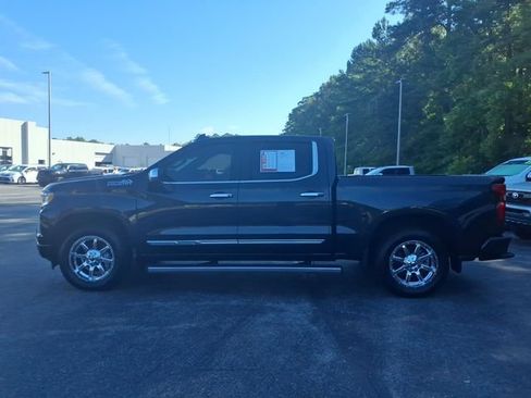 Used 2023 Chevrolet Silverado 1500 High Country w/ High Country Premium Package AWD/4WD image 3