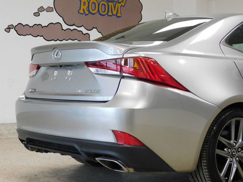 Used 2018 Lexus IS 300 F Sport w/ F Sport Package image 85