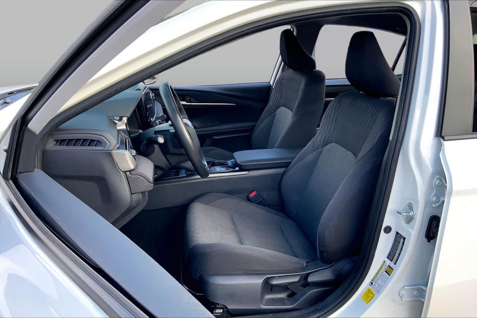 Used 2025 Toyota Camry LE FWD image 8