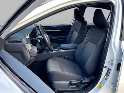 Used 2025 Toyota Camry LE FWD image 8