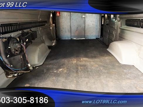 Used 2009 Ford E-350 and Econoline 350 Extended Super Duty image 13