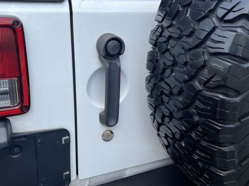 Used 2014 Jeep Wrangler Unlimited Sport w/ Quick Order Package 23S AWD/4WD image 29