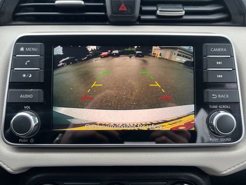 Used 2021 Nissan Versa SV image 24