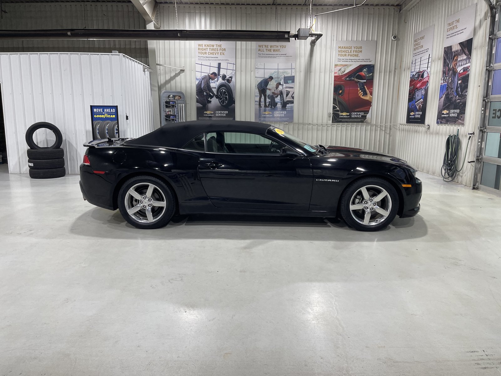 Used 2015 Chevrolet Camaro LT RWD image 9