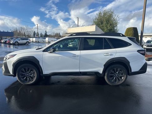 Used 2025 Subaru Outback Onyx Edition image 3