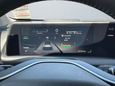 Used 2025 Nissan Ariya FWD image 12