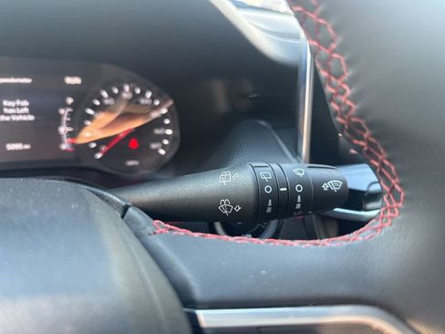 Used 2025 Jeep Compass Trailhawk image 20