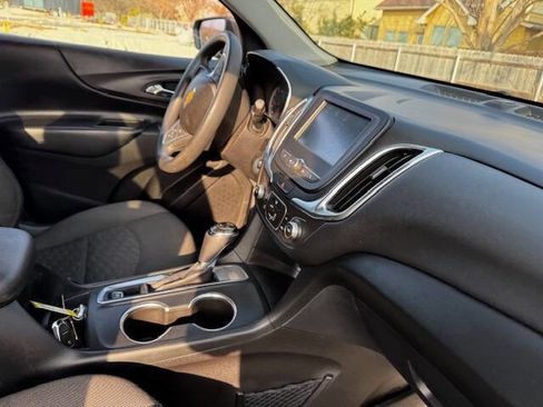 Used 2018 Chevrolet Equinox LT image 30