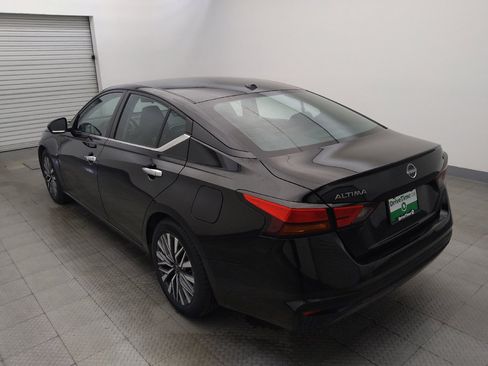 Used 2024 Nissan Altima 2.5 SV FWD image 5