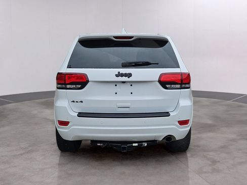 Used 2022 Jeep Grand Cherokee Laredo X AWD/4WD image 5