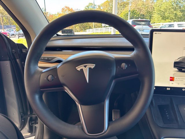 Used 2025 Tesla Model Y Long Range AWD/4WD image 16