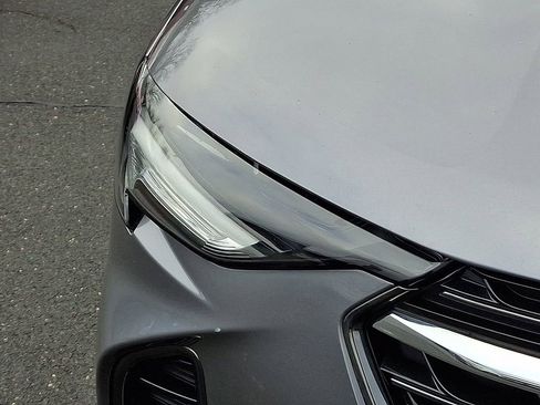 Used 2021 Buick Envision Essence w/ Technology Package I image 9