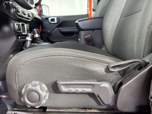 Used 2018 Jeep Wrangler Unlimited Sport AWD/4WD image 21