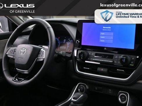 Used 2025 Toyota Grand Highlander AWD image 31