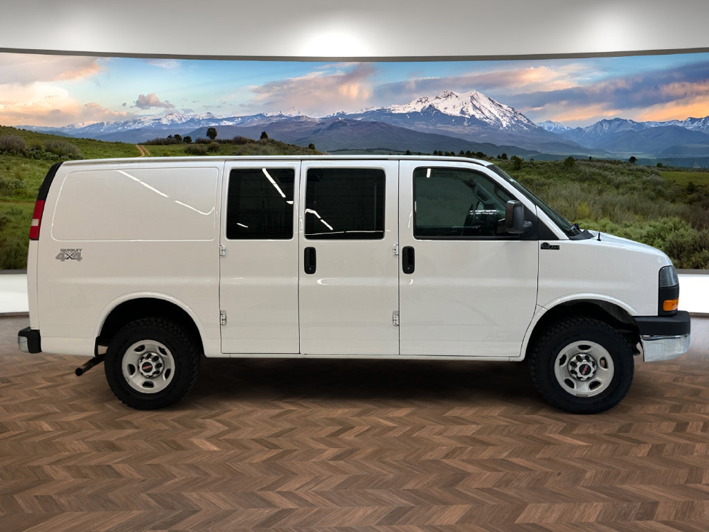 Used 2016 GMC Savana 2500 RWD image 2
