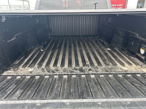 Used 2021 Toyota Tacoma Limited image 14