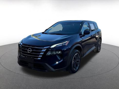 Used 2025 Nissan Rogue SV image 4