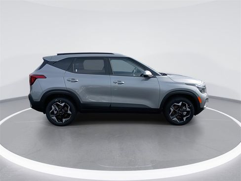 New 2026 Kia Seltos S image 9