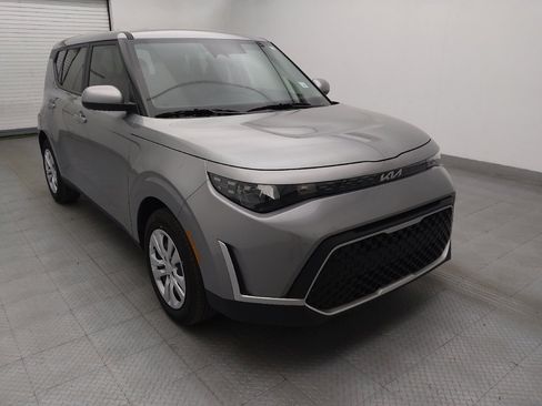 Used 2025 Kia Soul LX FWD image 13