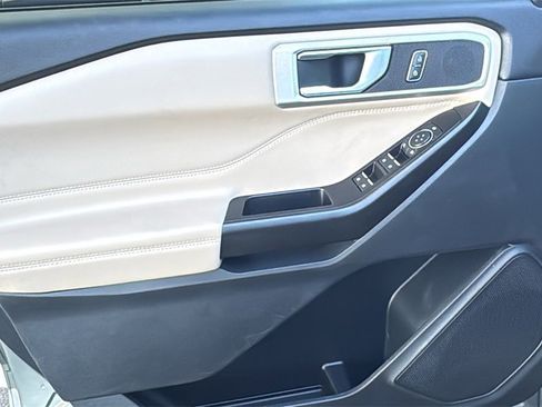 Certified 2020 Ford Explorer XLT w/ Equipment Group 202A image 17
