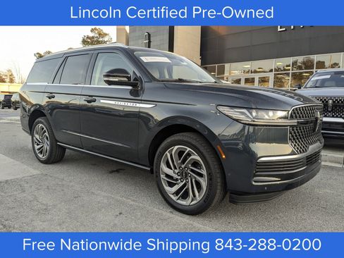 Certified 2025 Lincoln Navigator Reserve image 2
