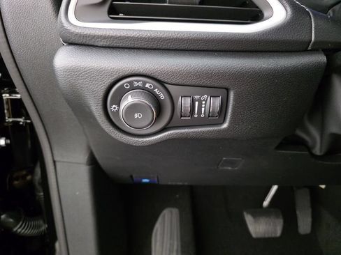 New 2026 Chrysler Pacifica Select w/ S Appearance Package FWD image 25