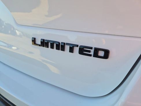 Used 2025 Jeep Grand Cherokee L Limited w/ Luxury Tech Group II AWD/4WD image 21