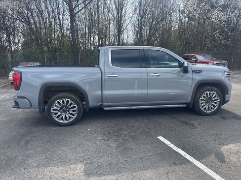 Used 2024 GMC Sierra 1500 Denali Ultimate image 8