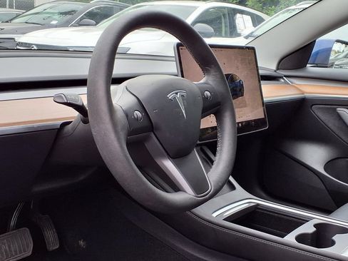 Used 2023 Tesla Model 3 Standard Range RWD image 4